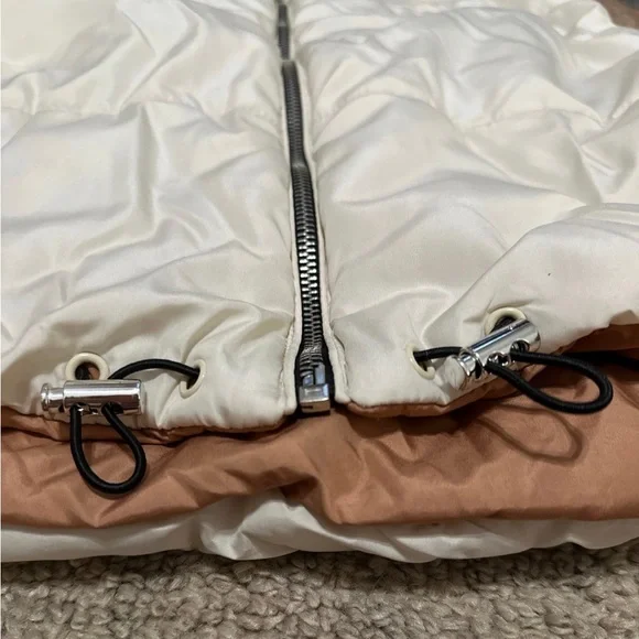 Vine & Valley Cream & Brown Women’s Reversible Puffer Zip Vest Size L - Picture 3 of 5